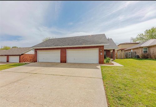 b-215 Fox Run Pl, Lowell, AR, 72745-9577 | Card Image