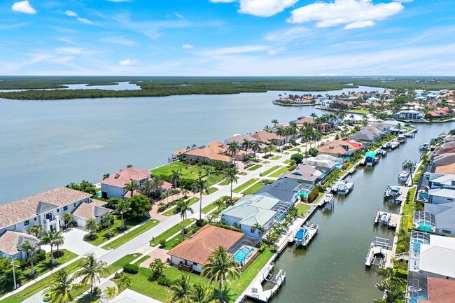 284 Polynesia Ct, House other with 3 bedrooms, 2 bathrooms and null parking in MARCO ISLAND FL | Image 46