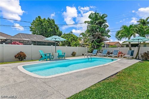764 94th Ave N, Naples, FL, 34108-2449 | Card Image