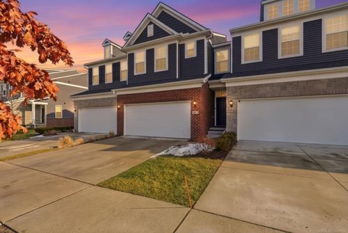 4877 Broomfield Way, Lake Orion, MI, 48359-1957 | Card Image