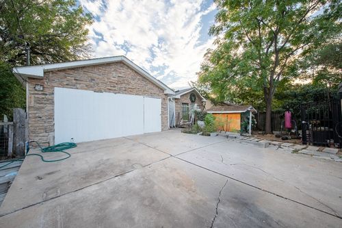 2909 Goodwin Ave, Austin, TX, 78702-3014 | Card Image