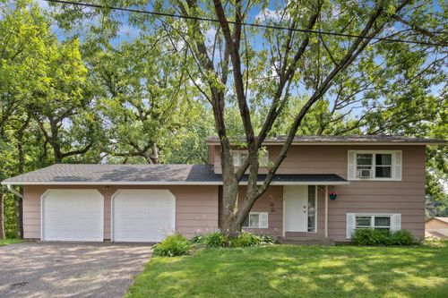 318 Paddington Rd, Willernie, MN, 55090-7705 | Card Image