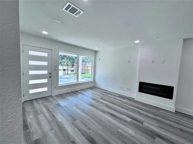 801 Woodard St, House other with 3 bedrooms, 2 bathrooms and null parking in Houston TX | Image 11