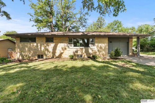 2001 Morningside Dr, Lincoln, NE, 68506-2343 | Card Image