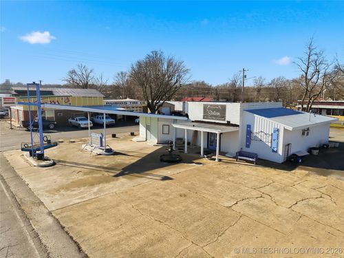 326 S 2nd St, Stilwell, OK, 74960-3808 | Card Image