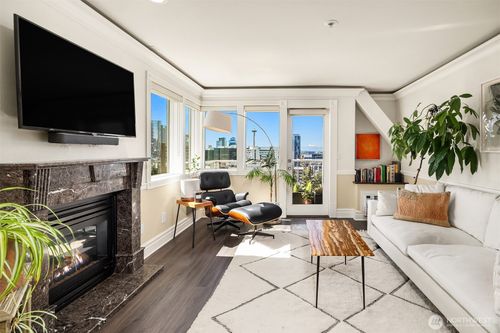 apt-201-311 E Republican St, Seattle, WA, 98102-6840 | Card Image