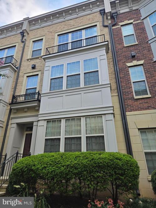 77-602 Overlook Park Dr, OXON HILL, MD, 20745-1176 | Card Image