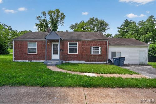 8102 Frost Ave, Saint Louis, MO, 63134-1217 | Card Image