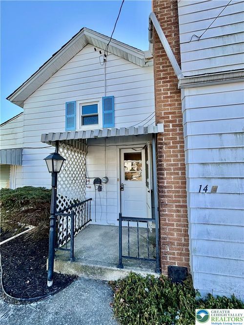 14 E Main St, Pen Argyl, PA, 18072-1612 | Card Image