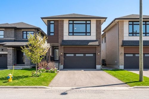 539 Honeylocust Ave, Stittsville, ON, K2V0L8 | Card Image