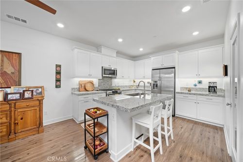 237 Carmona, Lake Forest, CA, 92630-7633 | Card Image