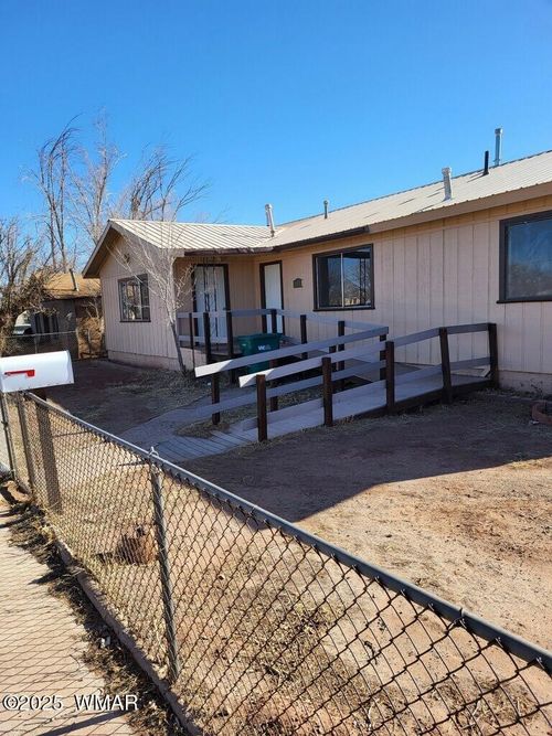 1421 Central St, Winslow, AZ, 86047-4219 | Card Image