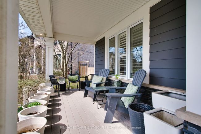 106 Cumming Crt, House other with 4 bedrooms, 3 bathrooms and 4 parking in Ancaster ON | Image 4