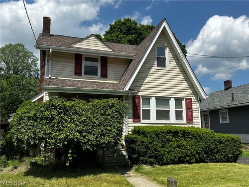 513 W Waterloo Rd, Akron, OH, 44314-3443 | Card Image