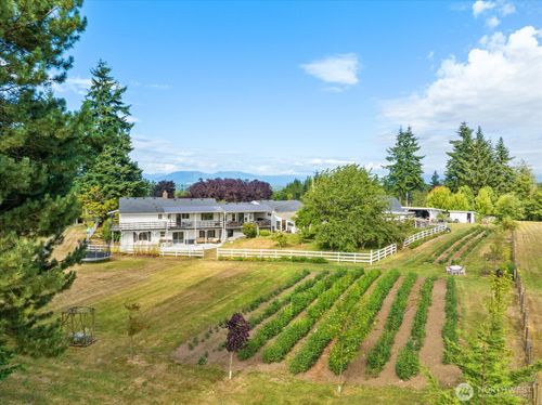 21520 50th Ave Nw, Stanwood, WA, 98292-6827 | Card Image
