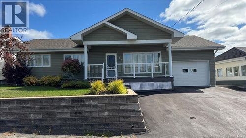 71 48e Ave, Edmundston, NB, E3V3E1 | Card Image