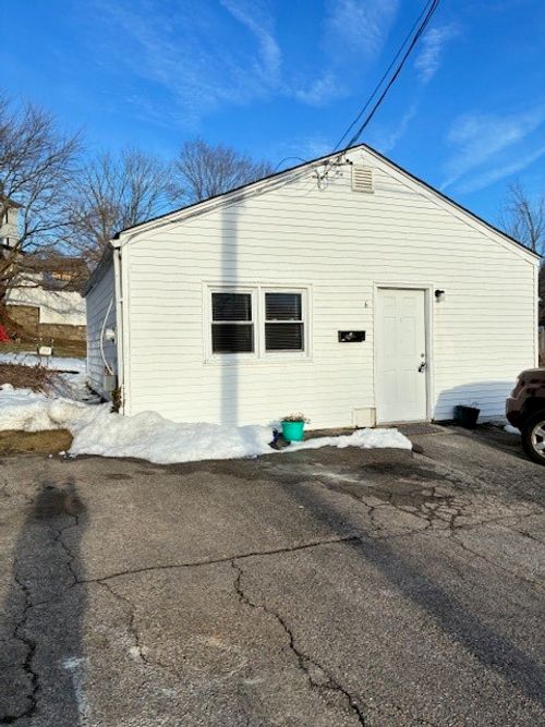 6-37 Wakefield St, West Warwick, RI, 02893-3440 | Card Image