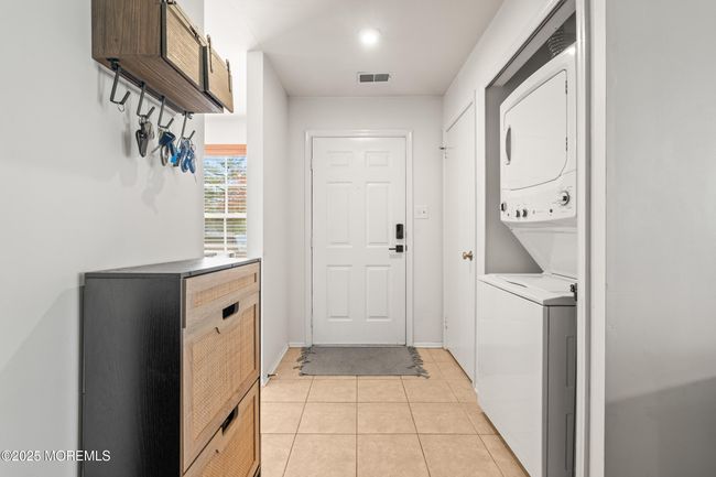 1-7 - 107 Wellington Ct, Condo with 2 bedrooms, 2 bathrooms and 1 parking in Manalapan NJ | Image 4