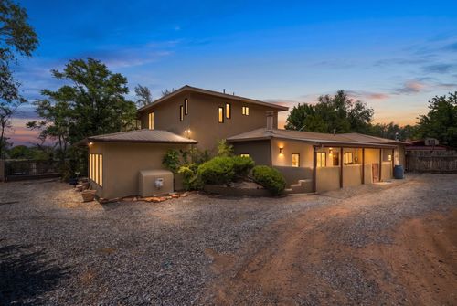 9 Entrada Celedon Y Nestora, Santa Fe, NM, 87506 | Card Image