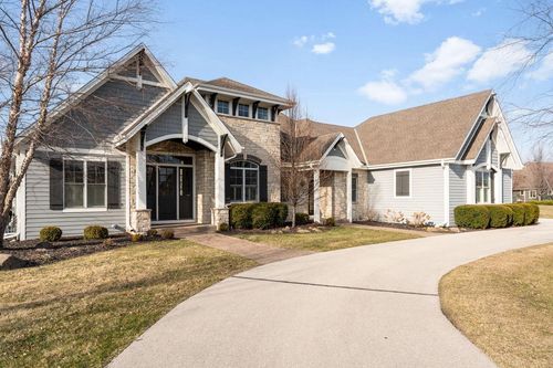 N39W23612 Grey Fox Court, PEWAUKEE, WI, 53072 | Card Image