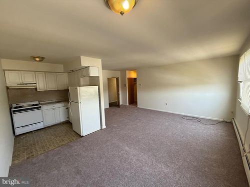 16-910 Fox Chase Rd, JENKINTOWN, PA, 19046-4121 | Card Image