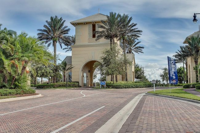 12578 Sw Sunrise Lake Ter, House other with 3 bedrooms, 3 bathrooms and null parking in Port St. Lucie FL | Image 43