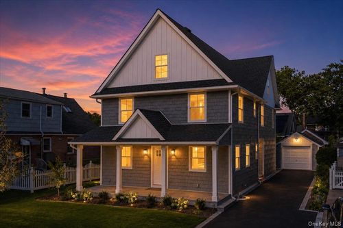 5 Elm Ave, Hempstead, NY, 11550-5517 | Card Image