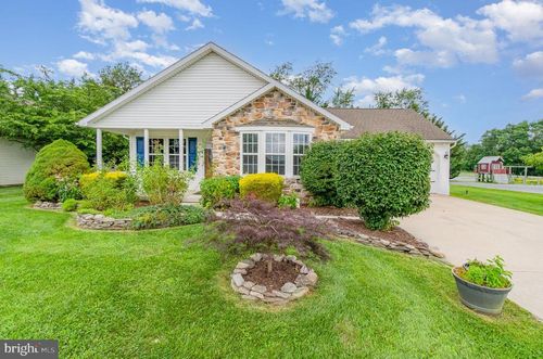 38 Lantern Ln, SHIPPENSBURG, PA, 17257-8769 | Card Image