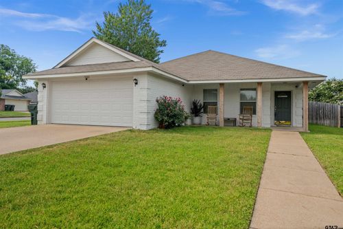 7032 La Hacienda Dr, Flint, TX, 75762-8839 | Card Image