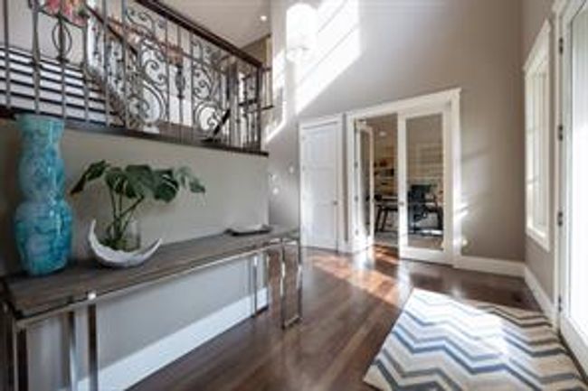 34 Posthill Dr Sw, House detached with 6 bedrooms, 3 bathrooms and 7 parking in Calgary AB | Image 6