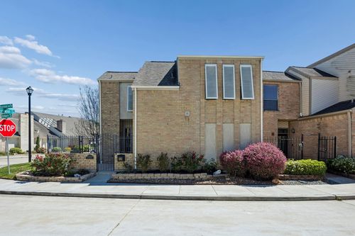 9403 Denbury Way, Houston, TX, 77025-4008 | Card Image