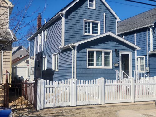 43 Dewitt St, Valley Stream, NY, 11580-1612 | Card Image