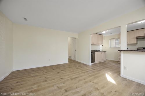 15490 Dixie, Redford, MI, 48239-3602 | Card Image