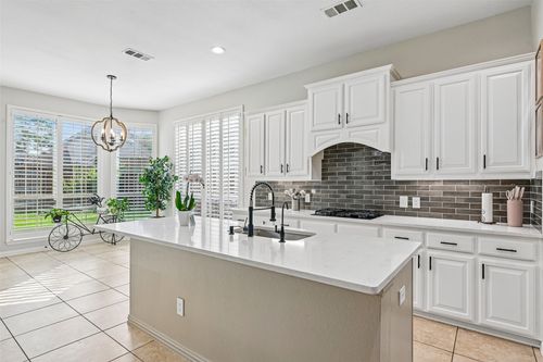 837 Moss Cliff Cir, McKinney, TX, 75071-7627 | Card Image