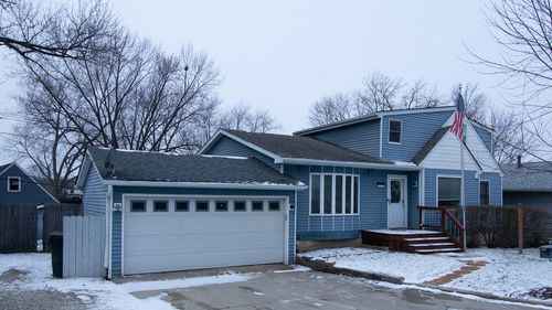 216 Brierhill Dr, Round Lake Park, IL, 60073-3428 | Card Image