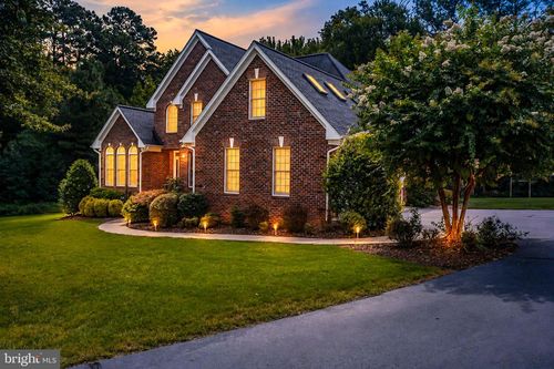 216 Rosemary Ct, Tappahannock, VA, 22560-5055 | Card Image