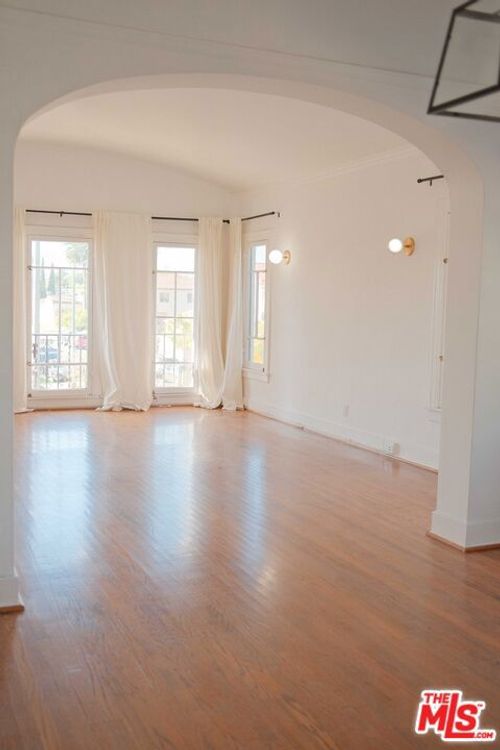 466 N Gardner Street, Los Angeles, CA, 90036 | Card Image