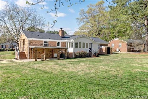 704 N Lunenburg Ave, South Hill, VA, 23970-1520 | Card Image