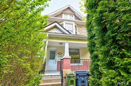 uplevel-21 Wroxeter Ave, Toronto, ON, M4K1J5 | Card Image