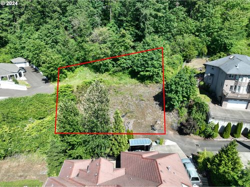 9380 Se Emmert View Ct, Happy Valley, OR, 97086-9732 | Card Image