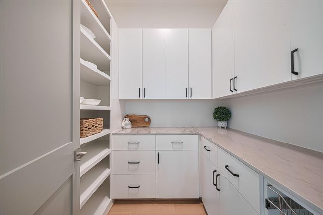 5200 Beech St, House other with 5 bedrooms, 7 bathrooms and 2 parking in Bellaire TX | Image 27