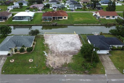 407 Se 16th St, Cape Coral, FL, 33990-2088 | Card Image