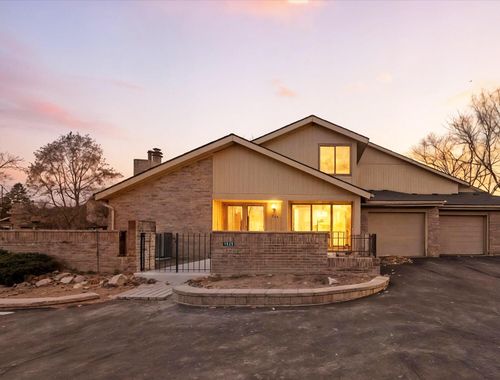 1525 S Hill Blvd, Bloomfield Hills, MI, 48304-1124 | Card Image