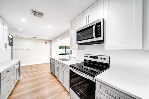 3170 Nw 14th Ct, Lauderhill, FL, 33311-4915 | Card Image