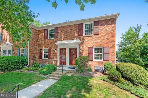 938-8530 Barrington Ct, SPRINGFIELD, VA, 22152-1003 | Card Image