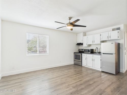5-3016 N 37th St, Phoenix, AZ, 85018-7057 | Card Image