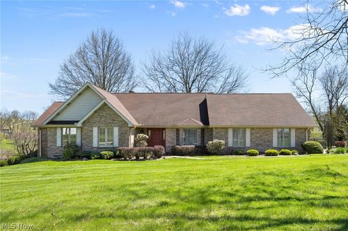 66985 Vista Dr, Saint Clairsville, OH, 43950-8425 | Card Image