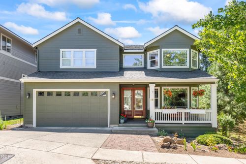121 Nw Outlook Vista Dr, Bend, OR, 97703-5472 | Card Image
