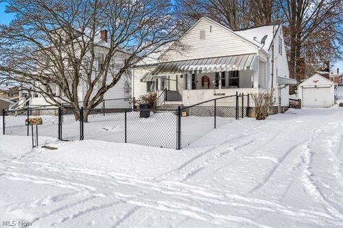 1611 Lawrence St, Parkersburg, WV, 26101-4063 | Card Image