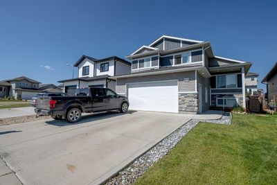 8642 120 Ave, House detached with 4 bedrooms, 3 bathrooms and 4 parking in Grande Prairie AB | Image 2